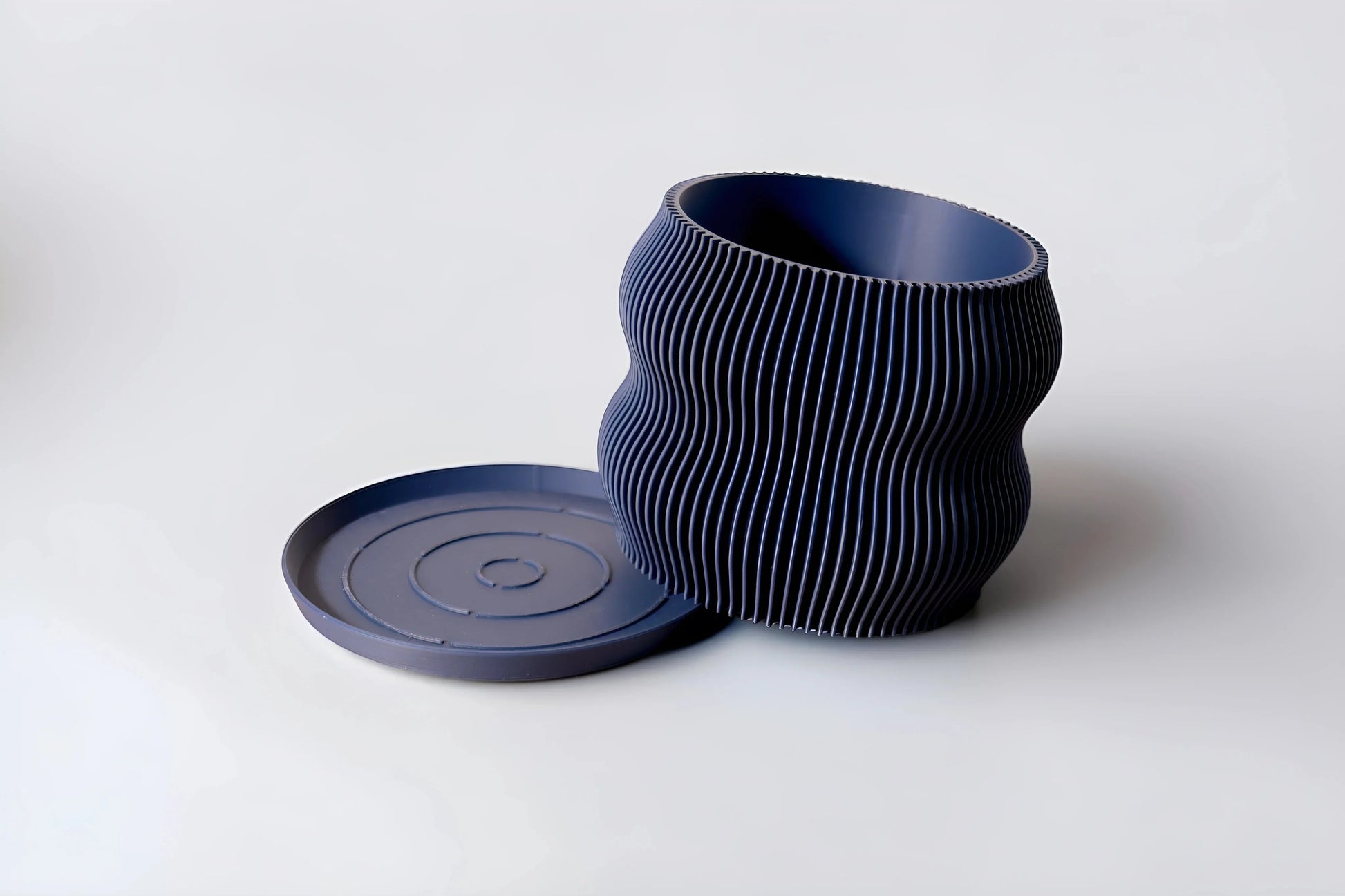 Bloom Navy Blue Planter - lellume