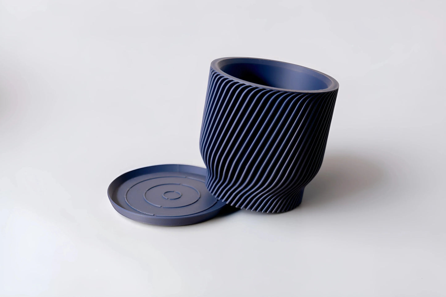 Flora Navy Blue Planter - lellume